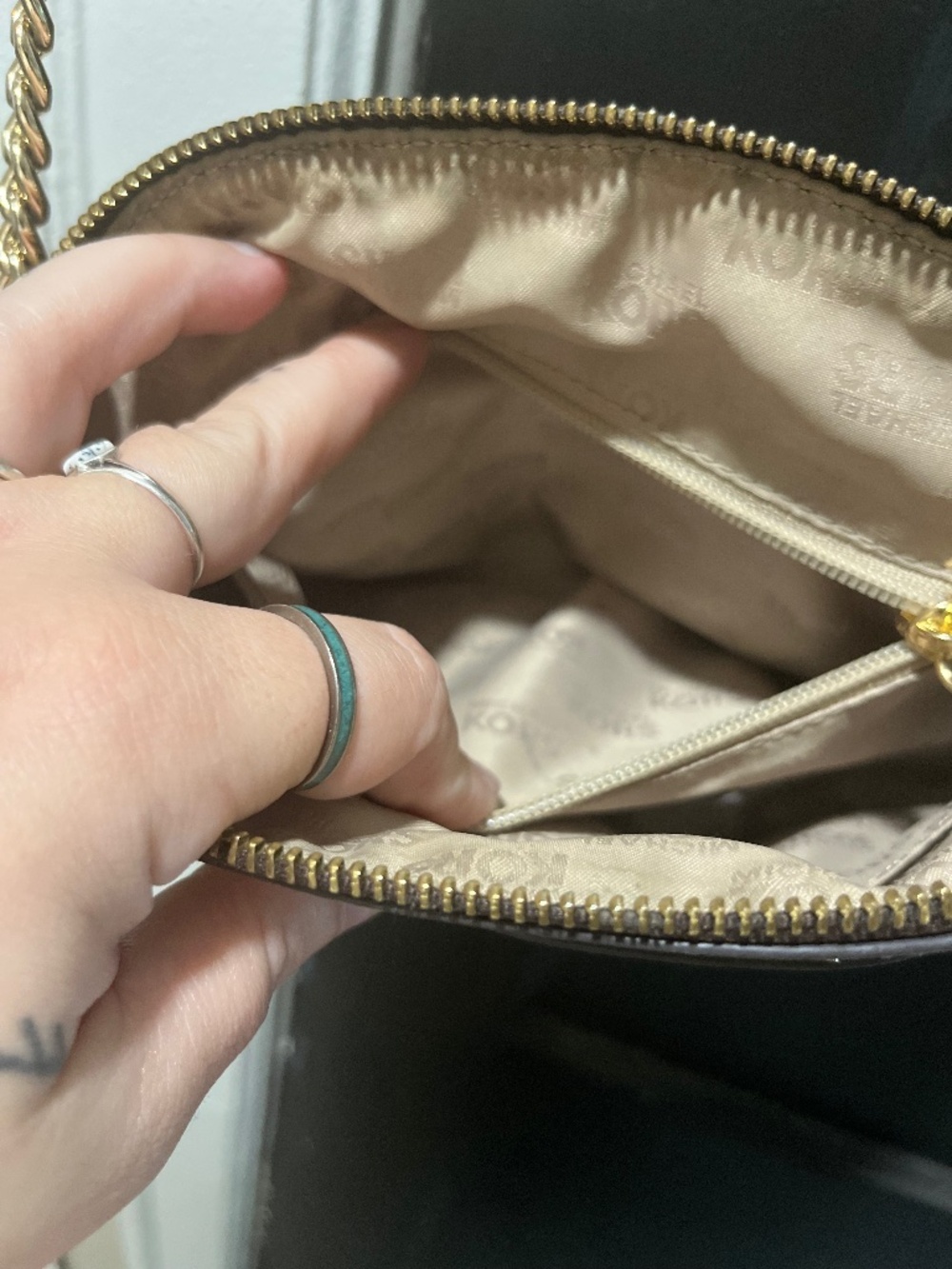 Micheal kors cross body bag